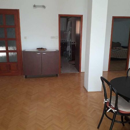 Apartmani "Alenka" プリモシュテン エクステリア 写真