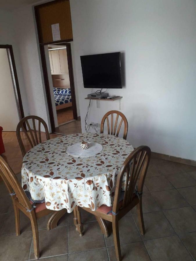Apartmani "Alenka" プリモシュテン エクステリア 写真
